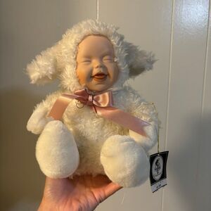 Geppedo Cuddle Kids Lacy Lamb
Doll w/Tags